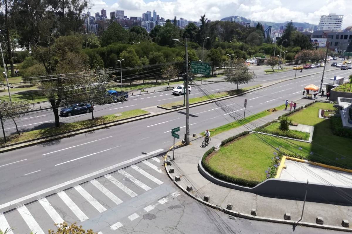 Ciclistas sorprendidos por cancelación del ciclopaseo en Quito este 17 de noviembre - Metro Ecuador