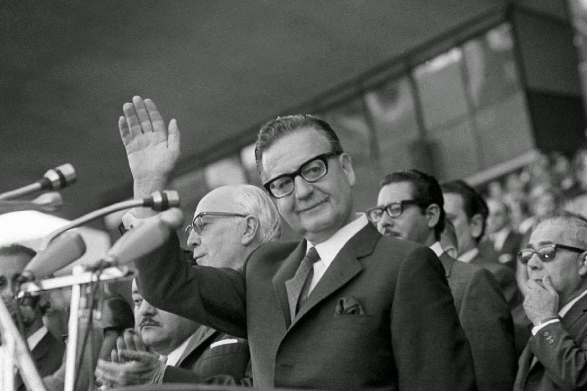 Estas son las ideas perdidas para una Nueva Constitución que propuso la UP de Salvador Allende y que Internet rescató - Fayerwayer