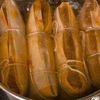 Prohíben llevar pasteles de cerdo en aviones a Estados Unidos