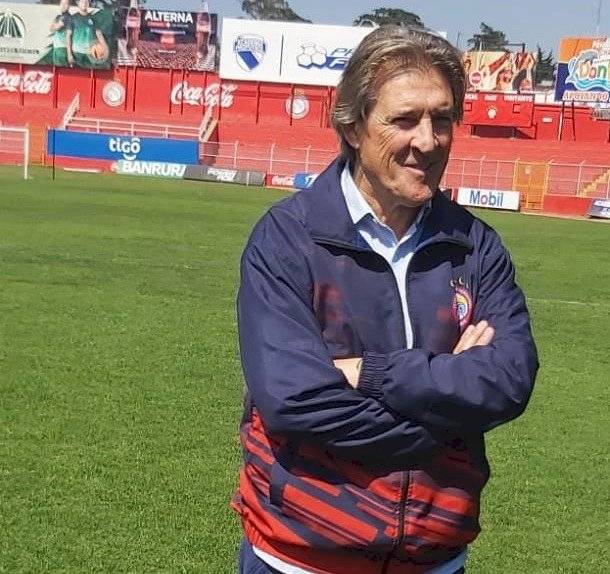 Sergio Egea nuevo técnico de Xelajú es presentado