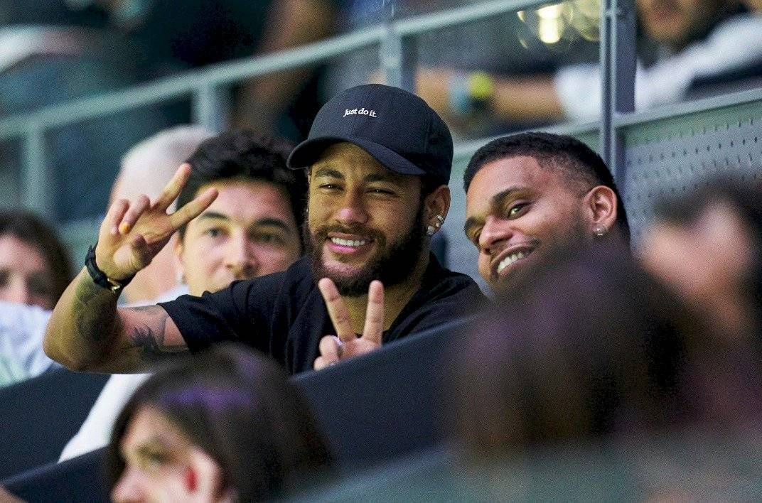 ¡Celos de Piqué! Shakira desata polémica con Neymar por lo que hizo ¿coqueteo?