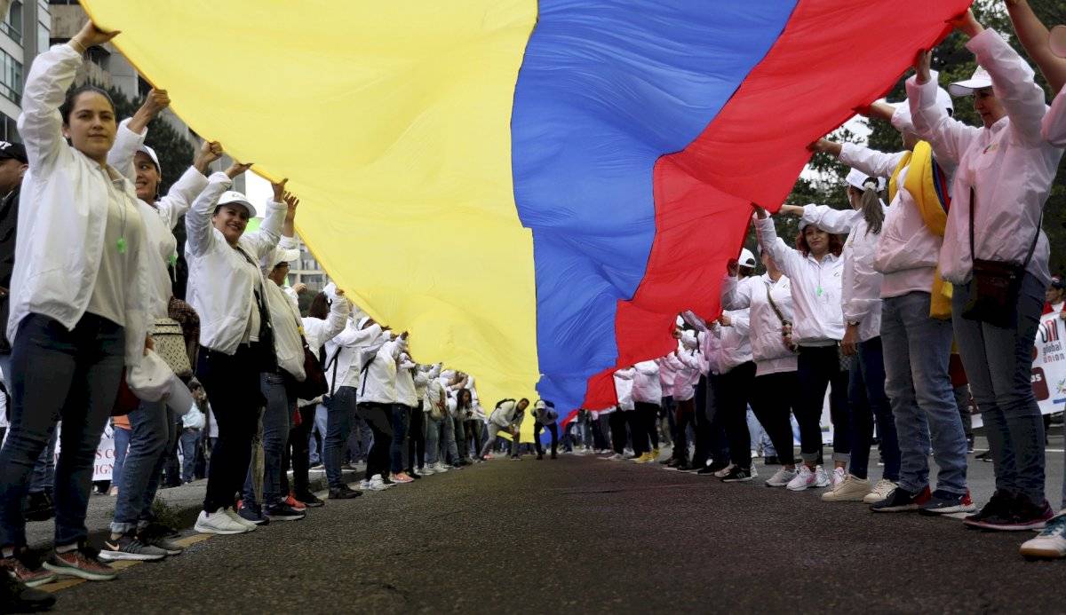 Las organizaciones sociales reclaman por su parte al Gobierno un mayor compromiso con la implementación del acuerdo de paz con las FARC