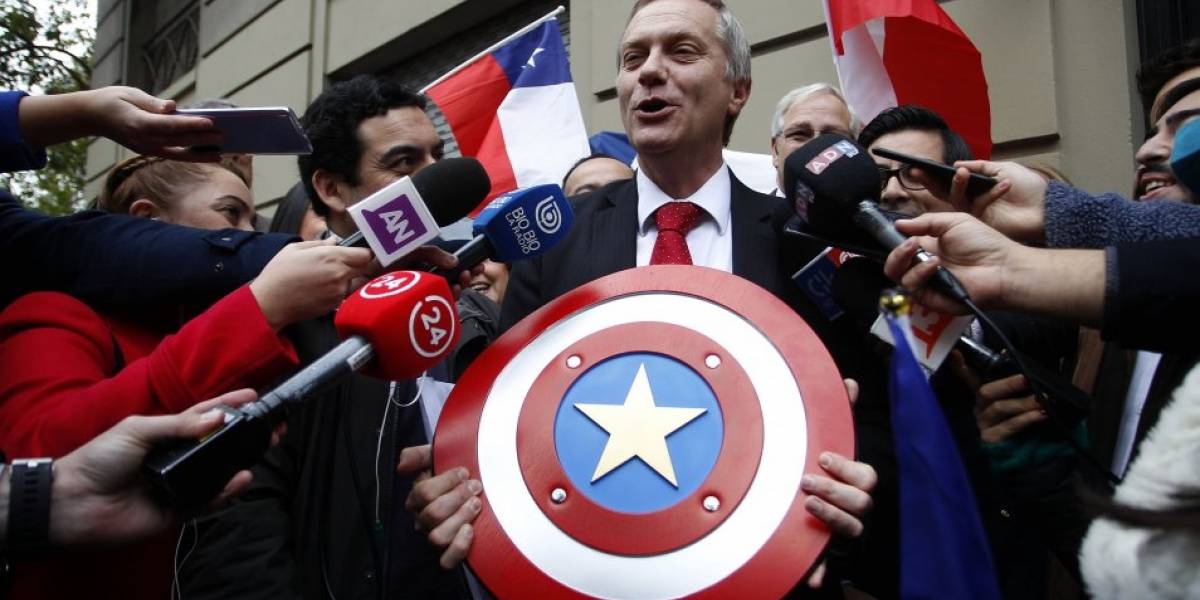 Marvel prohíbe disfraces de Capitán América en campañas electorales