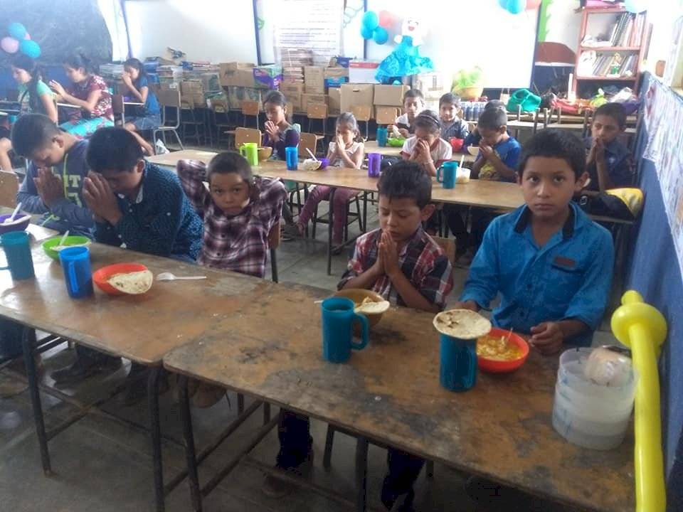 Alumnos de la escuela del caserío Terrero Barroso