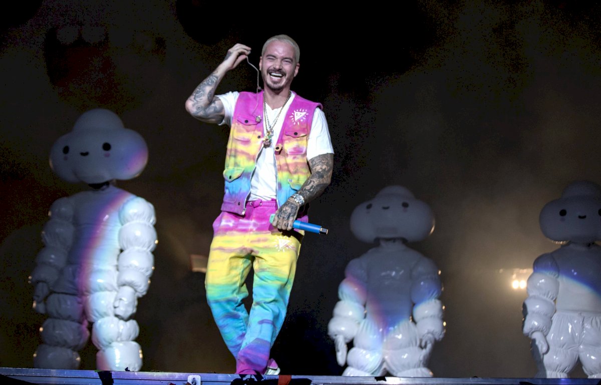 Si necesitas reggaetón... J Balvin te lo da