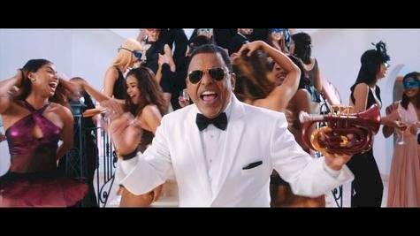 Wilfrido Vargas canta Merengue que aloca.