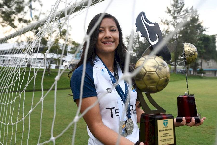 Futbolista guatemalteca Andrea Álvarez