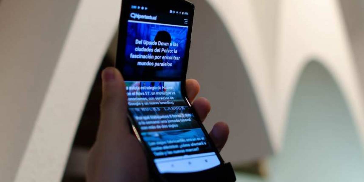 Esto es lo que te costará romper la pantalla plegable de un Motorola Razr