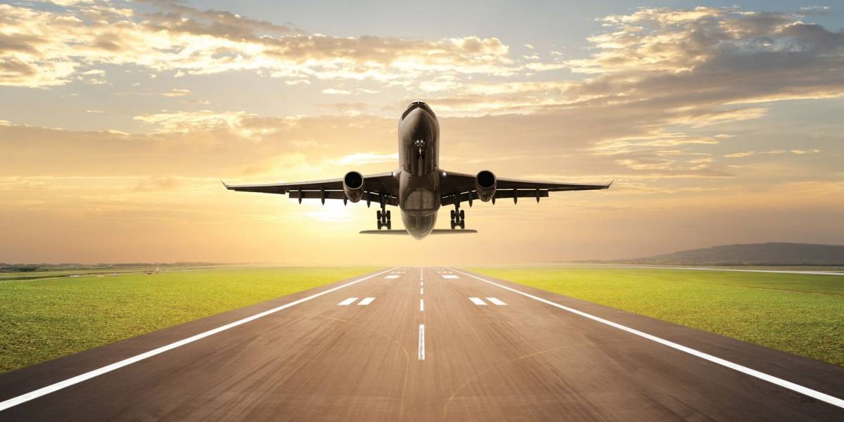 La DGAC reporta incidentes por uso de punteros láser contra aviones