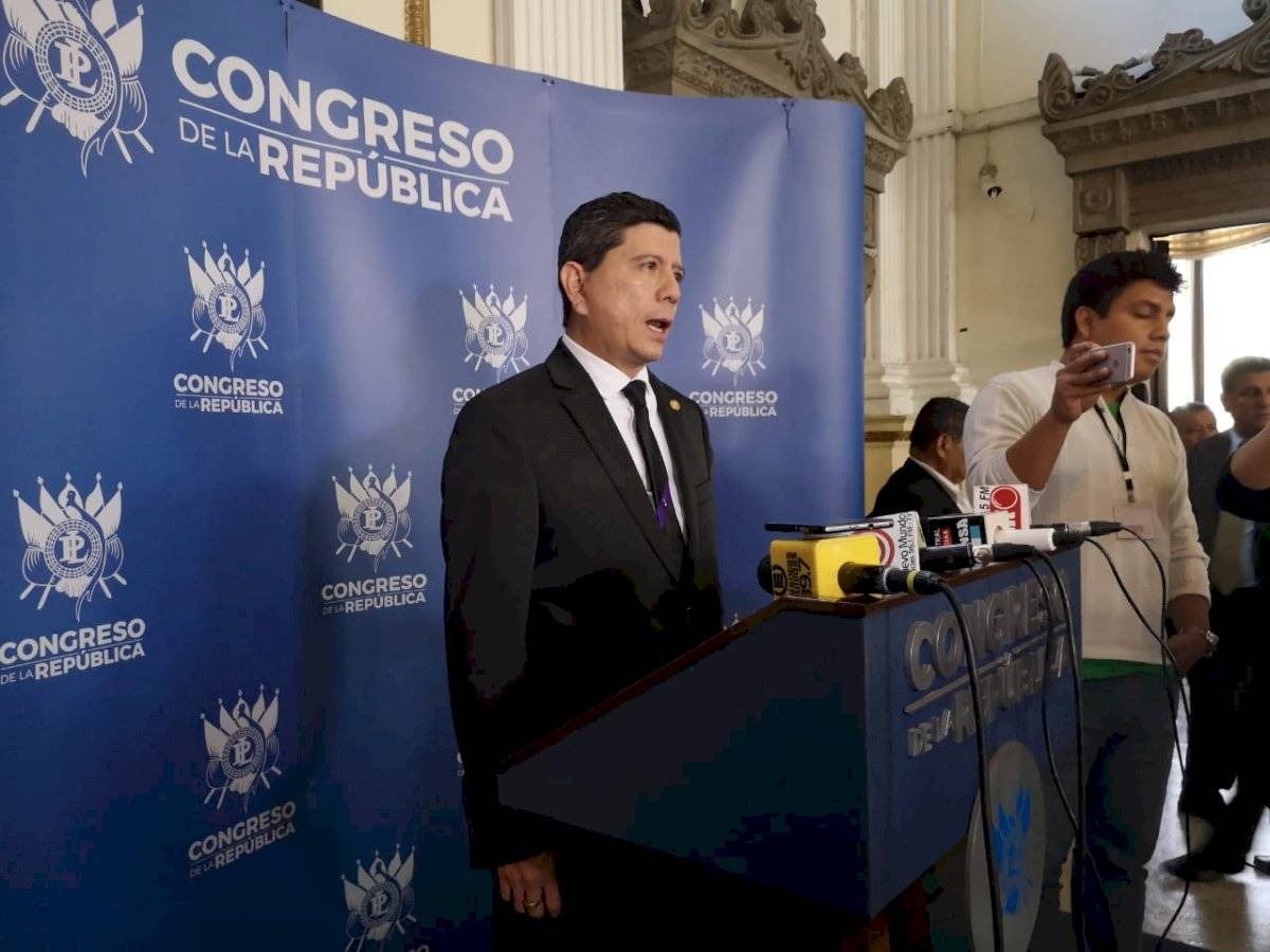 diputado Juan Ramón Lau denunciará al jefe de la FECI