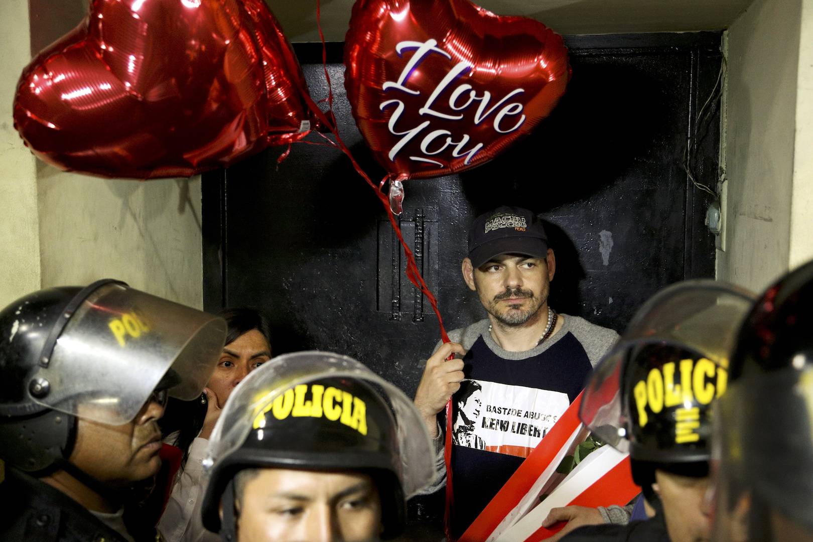 Desde el 13 de noviembre, Villanella realizaba una huelga de hambre afuera de la cárcel para exigir un proceso imparcial para su esposa. Desde el 13 de noviembre, Villanella realizaba una huelga de hambre afuera de la cárcel para exigir un proceso imparcial para su esposa.