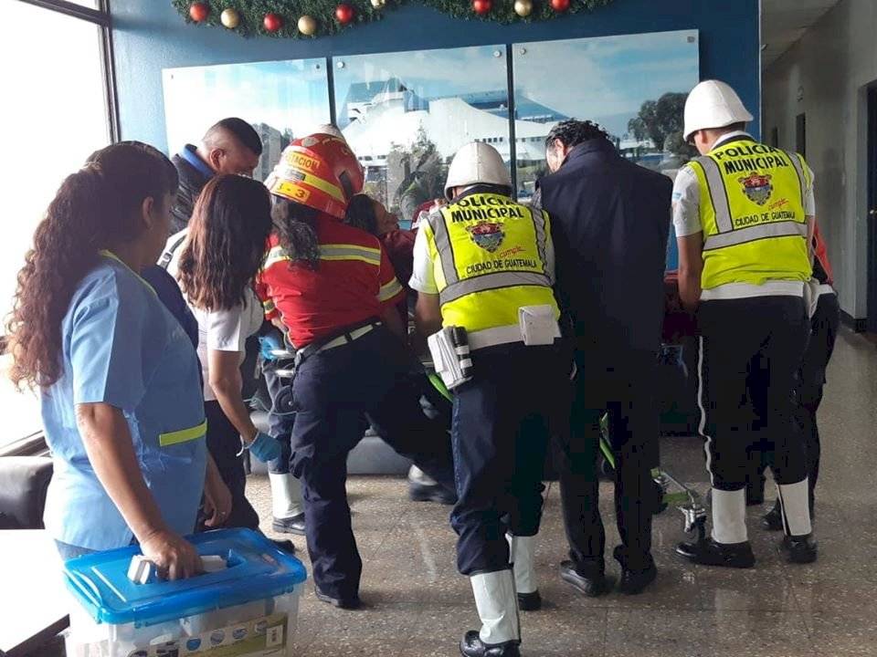 Mujer da a luz en la Municipalidad de Guatemala