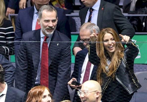 ¡No creerás lo que hizo! Shakira hace quedar mal a Piqué junto al Rey