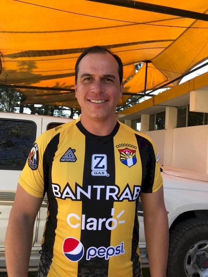 Dwight Pezzarossi es el nuevo técnico de Aurora
