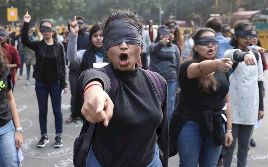 "El violador eres tú" llega a una India conmocionada por últimas violaciones