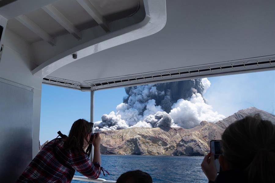 volcán Whakaari en Nueva Zelanda