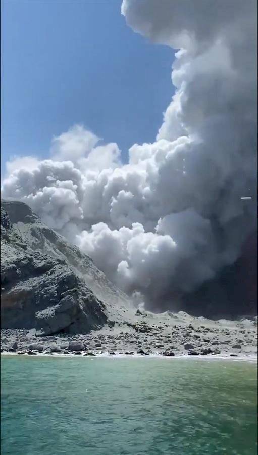 volcán Whakaari en Nueva Zelanda