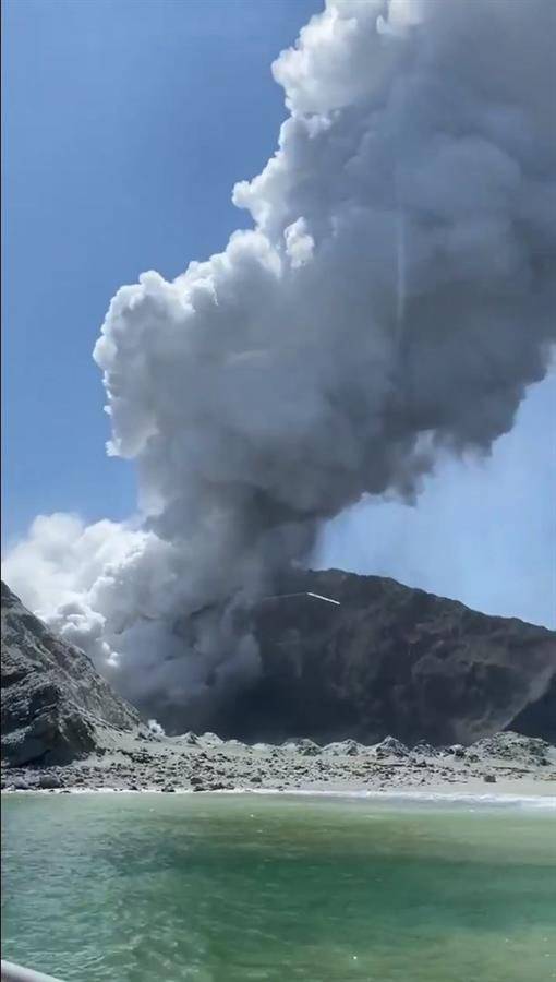 volcán Whakaari en Nueva Zelanda