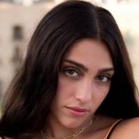 Hija de Madonna participa en una orgía simulada durante una presentación artística