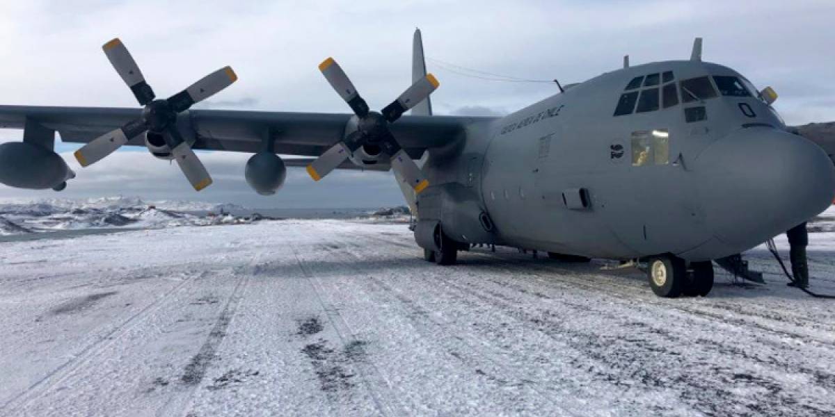 Encuentran restos que corresponderían al avión Hércules C-130 siniestrado en Chile