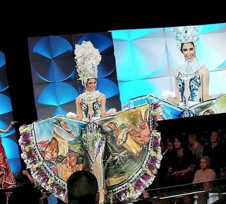 Desfile traje típico