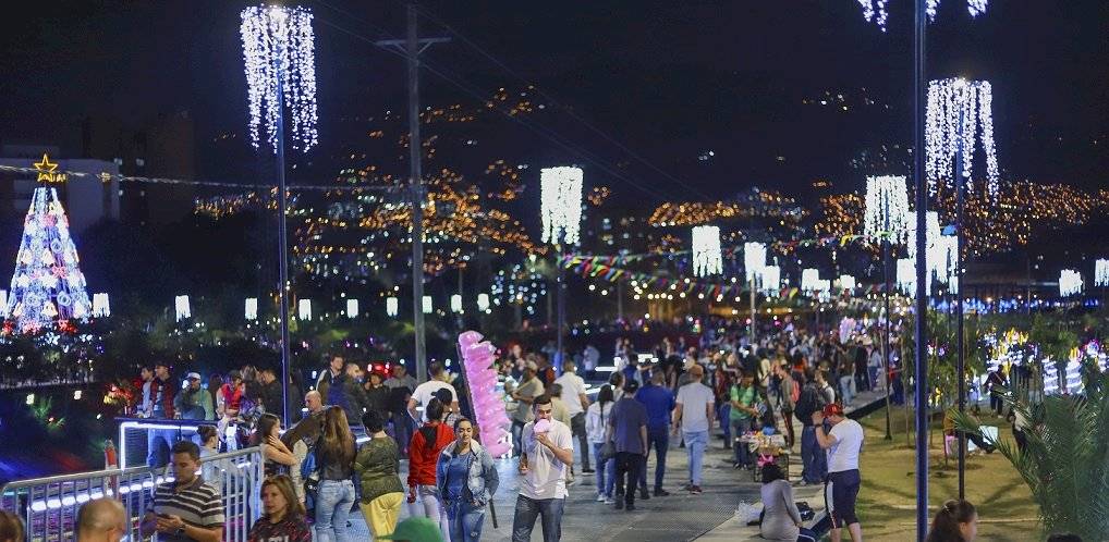 Alumbrados Navideños río Medellín 2019