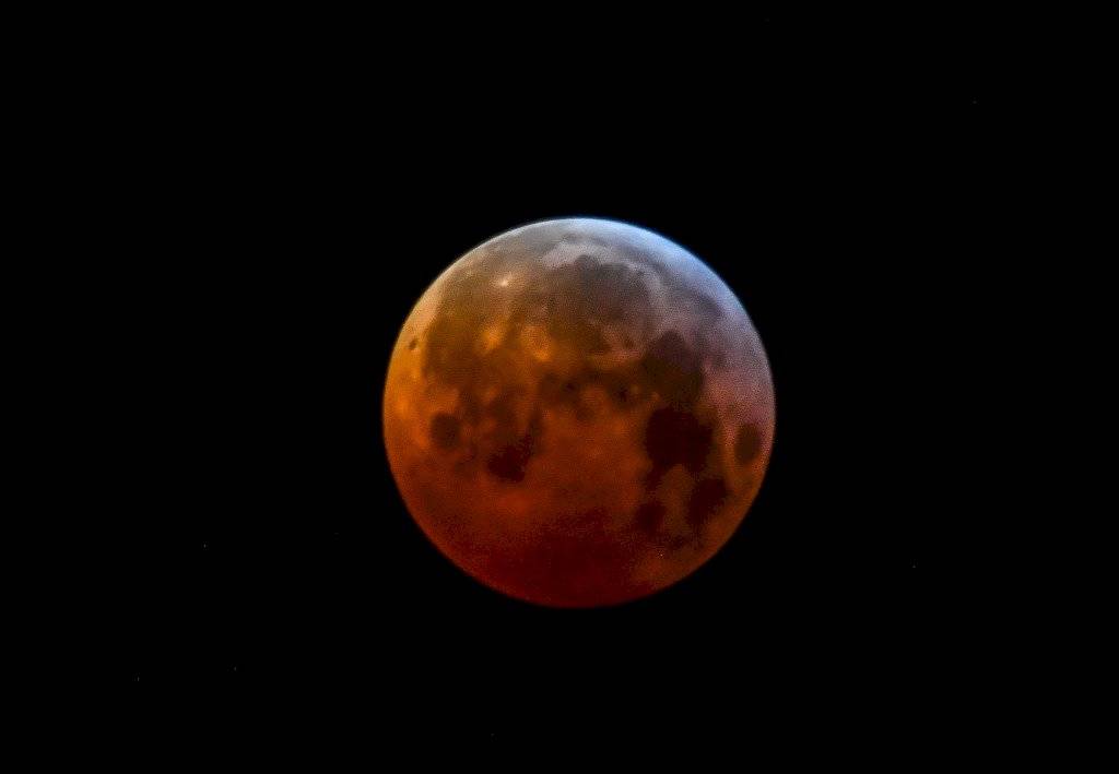 Eclipse lunar