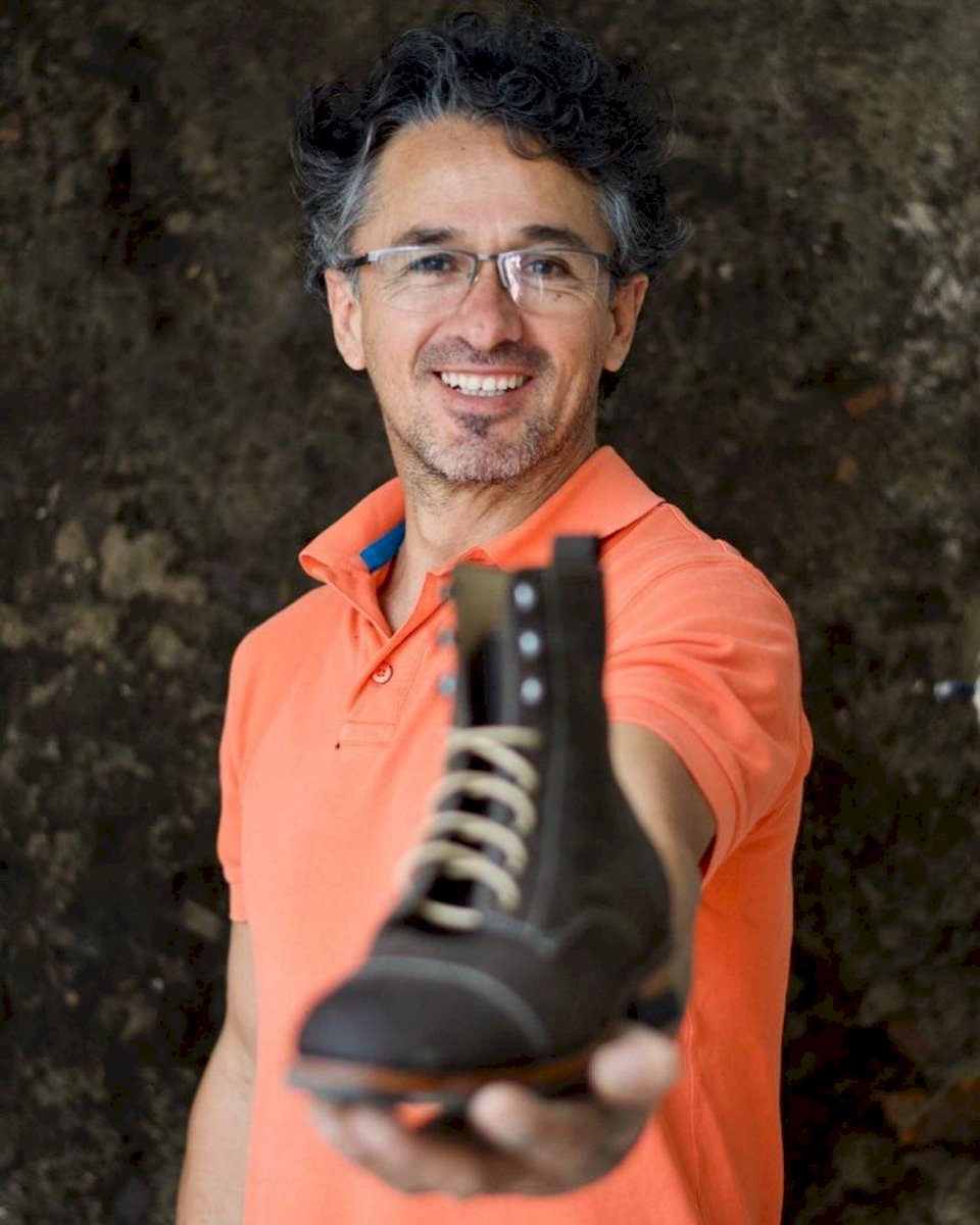 Edmundo López, creador de Díos Leather Shoes