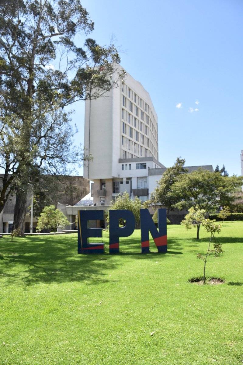Escuela Politécnica Nacional