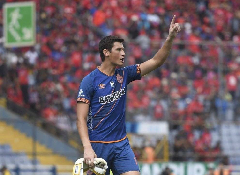 Nicholas Hagen no fue convocado para jugar contra Sanarate