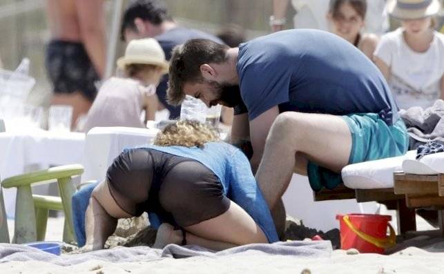 Shakira en bikini y transparencia se agachó y no dejó nada a la imaginación