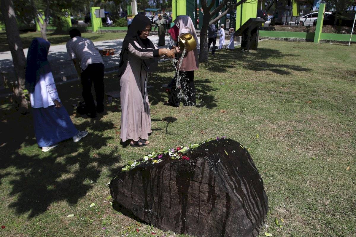 Tributo a las víctimas del terremoto y tsunami en el océano Índico