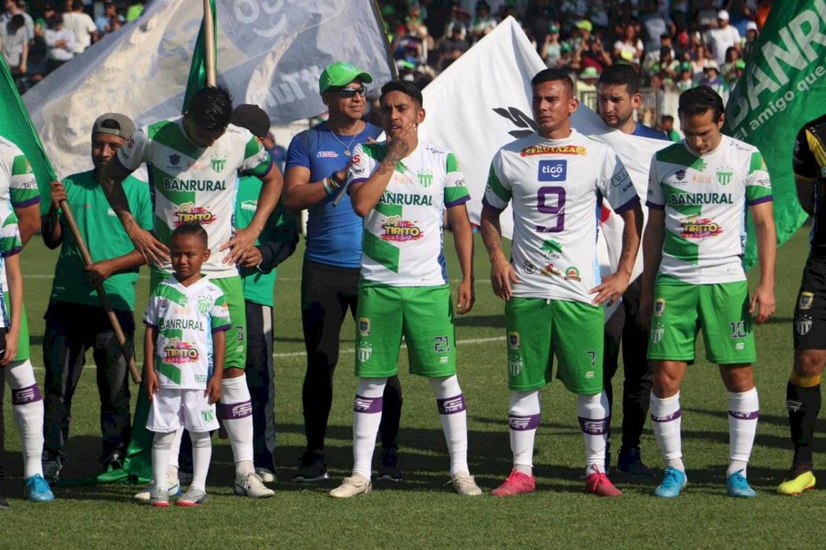 Rafael Lezcano salió con la playera de Anllel Porras