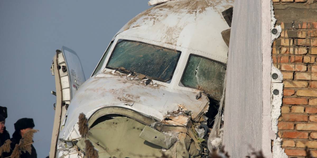 Sobreviviente de avión siniestrado en Kazajistán afirma que presintió el accidente