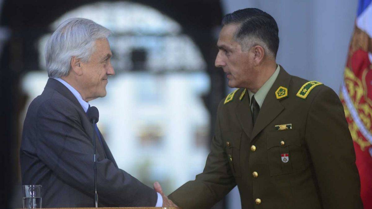 General de Carabineros Mario Rozas se querelló ante la justicia por filtración de datos en redes sociales