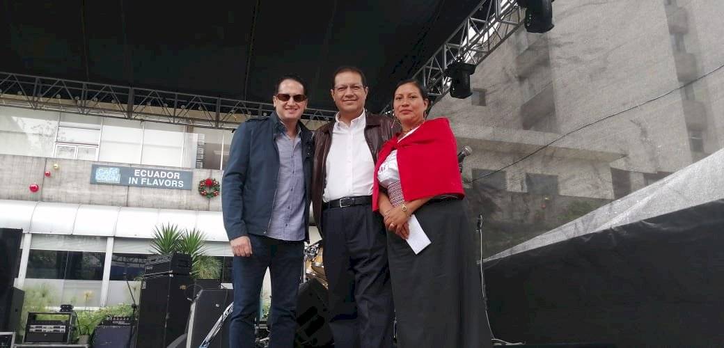 Hernán Cueva, Gerente de Metro. Santiago Guarderas, vicealcalde de Quito Ana Bastidas, coordinadora deAdministración Especial Turística la Mariscal