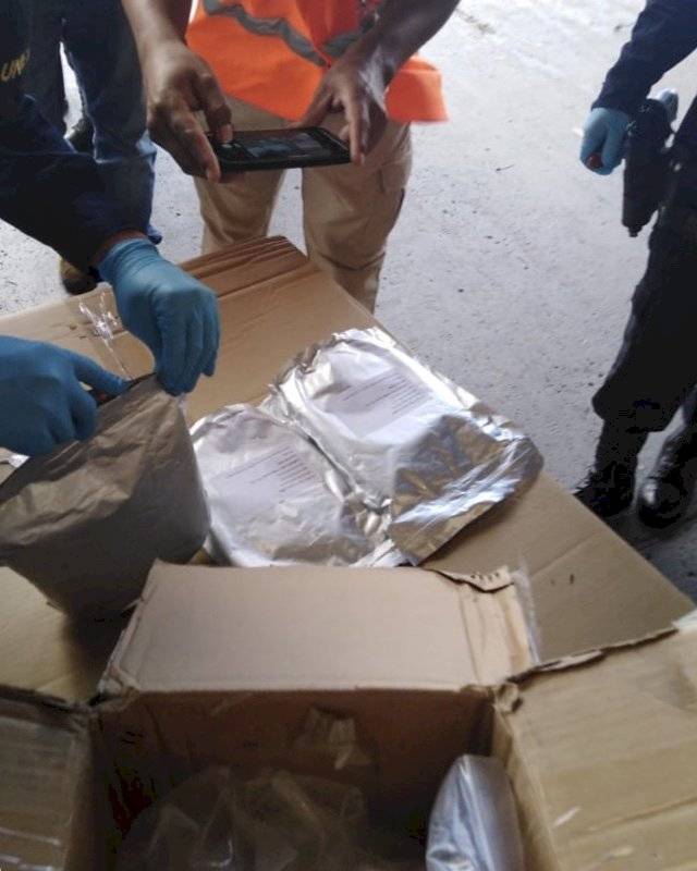 droga localizada en el aeropuerto