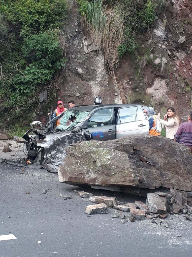 Vías de Quito: Accidente en Av. Simón Bolívar