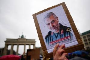 Protesta frente a la embajada de los Estados Unidos en Berlín
