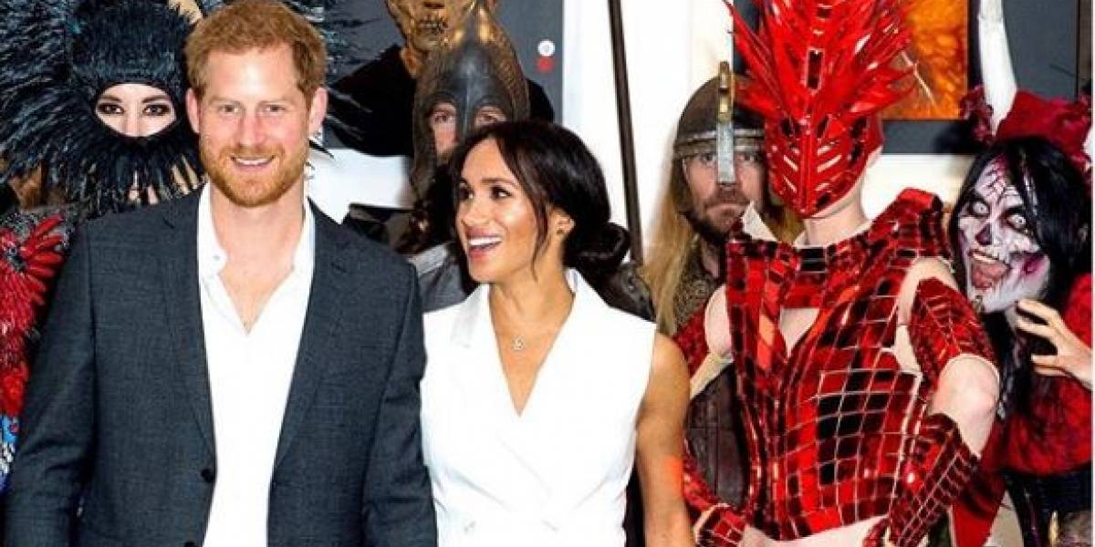 Meghan Markle Y El Príncipe Harry Ayudaron A Una Pareja De