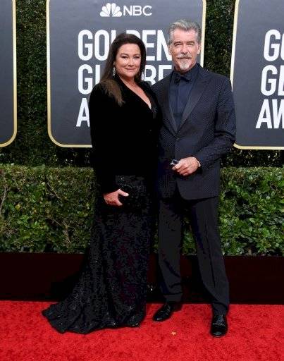Pierce Brosnan y su esposa