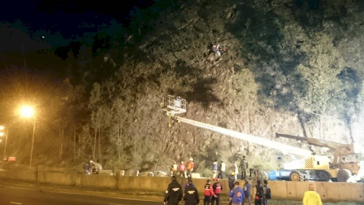 Se desprendió la roca del talud
