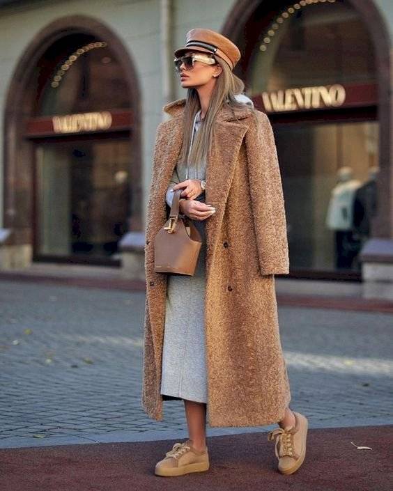 Outfit casual con tenis