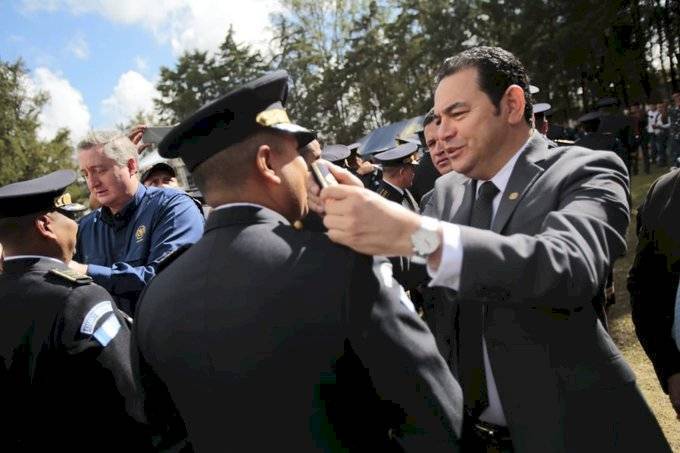 Graduación PNC, Jimmy Morales