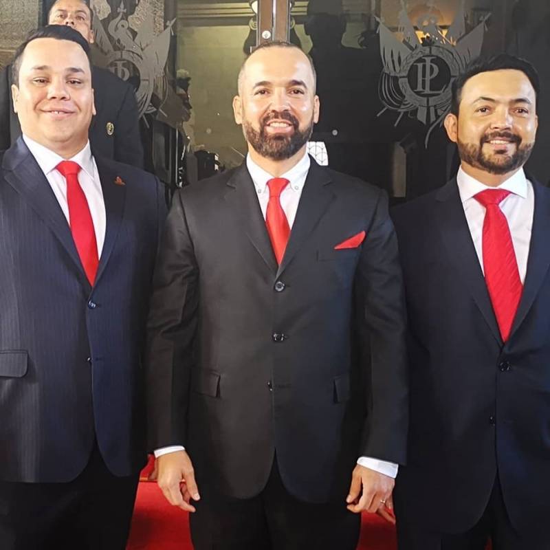 Hermanos Rivera, Congreso
