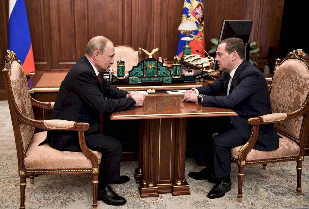 Dmitri Medvédev y Vladimir Putin