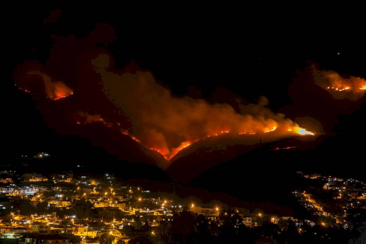 Incendio en cerro Casitagua
