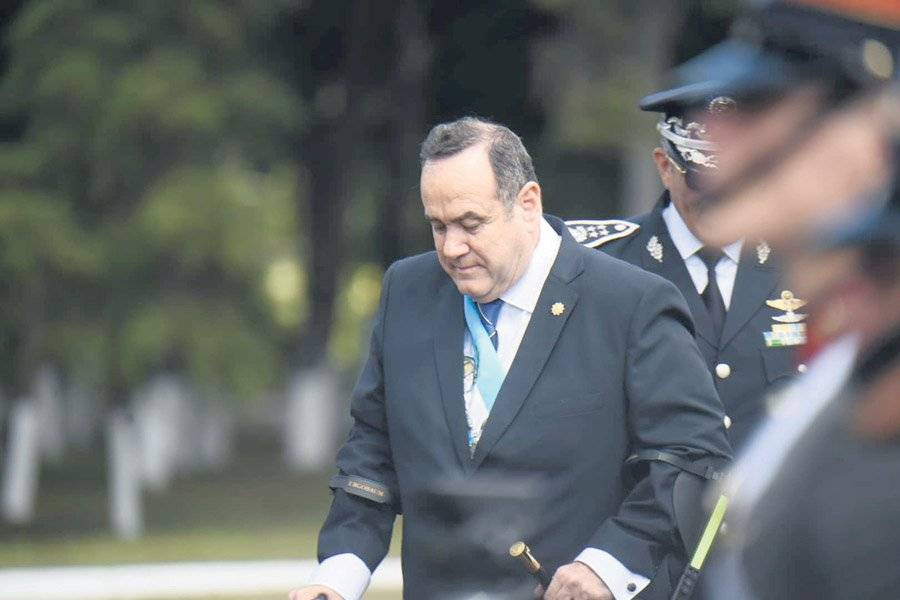 Alejandro Giammattei Falla en la toma de posesión