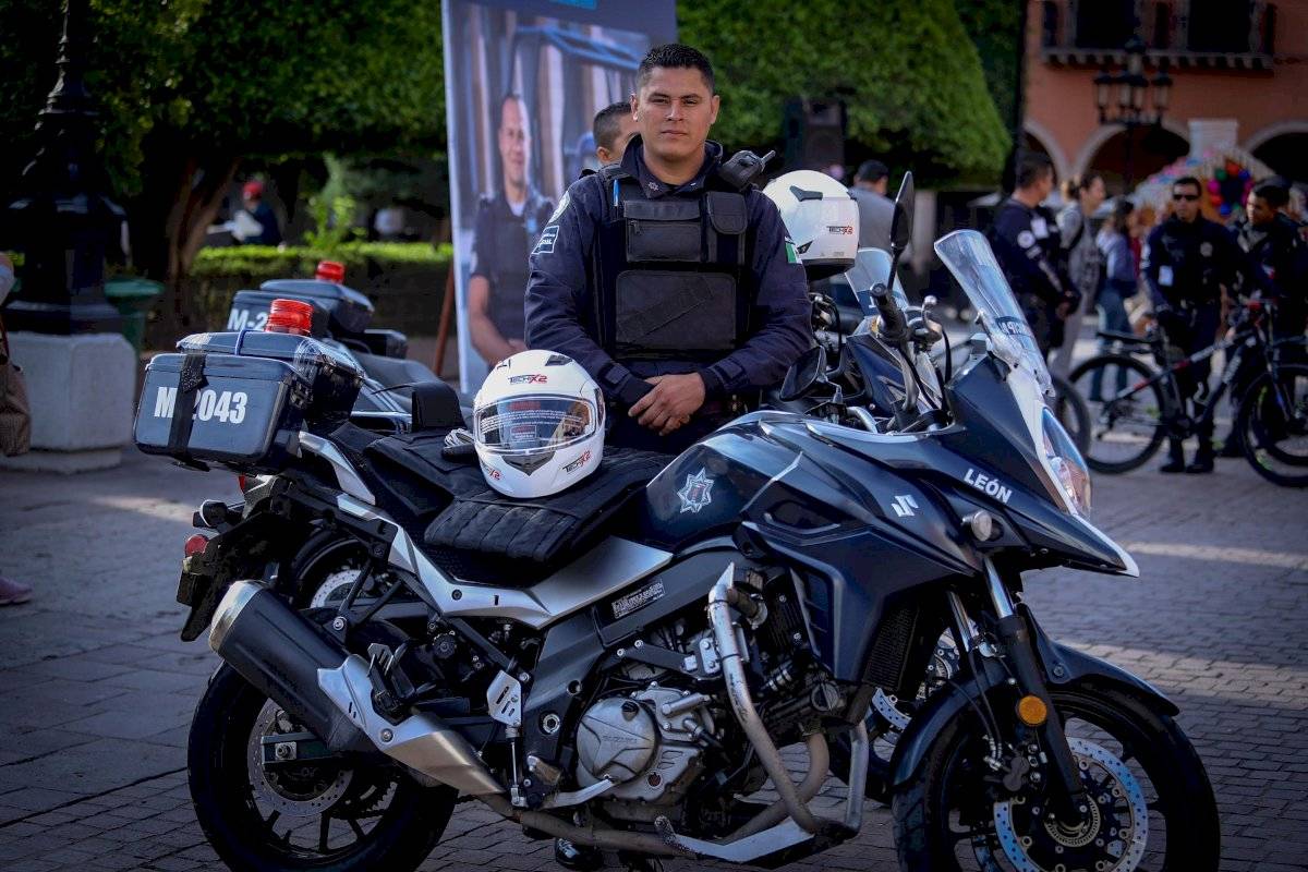 Policías reciben equipamiento