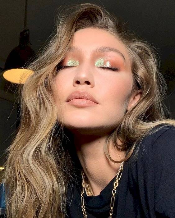 Maquillaje de ojos con glitter